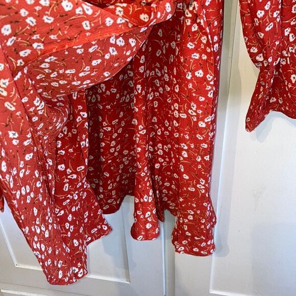 Women’s Red Floral Mock Wrap Knee Length Long Sleeve Lightweight Dress Size L - Picture 5 of 7